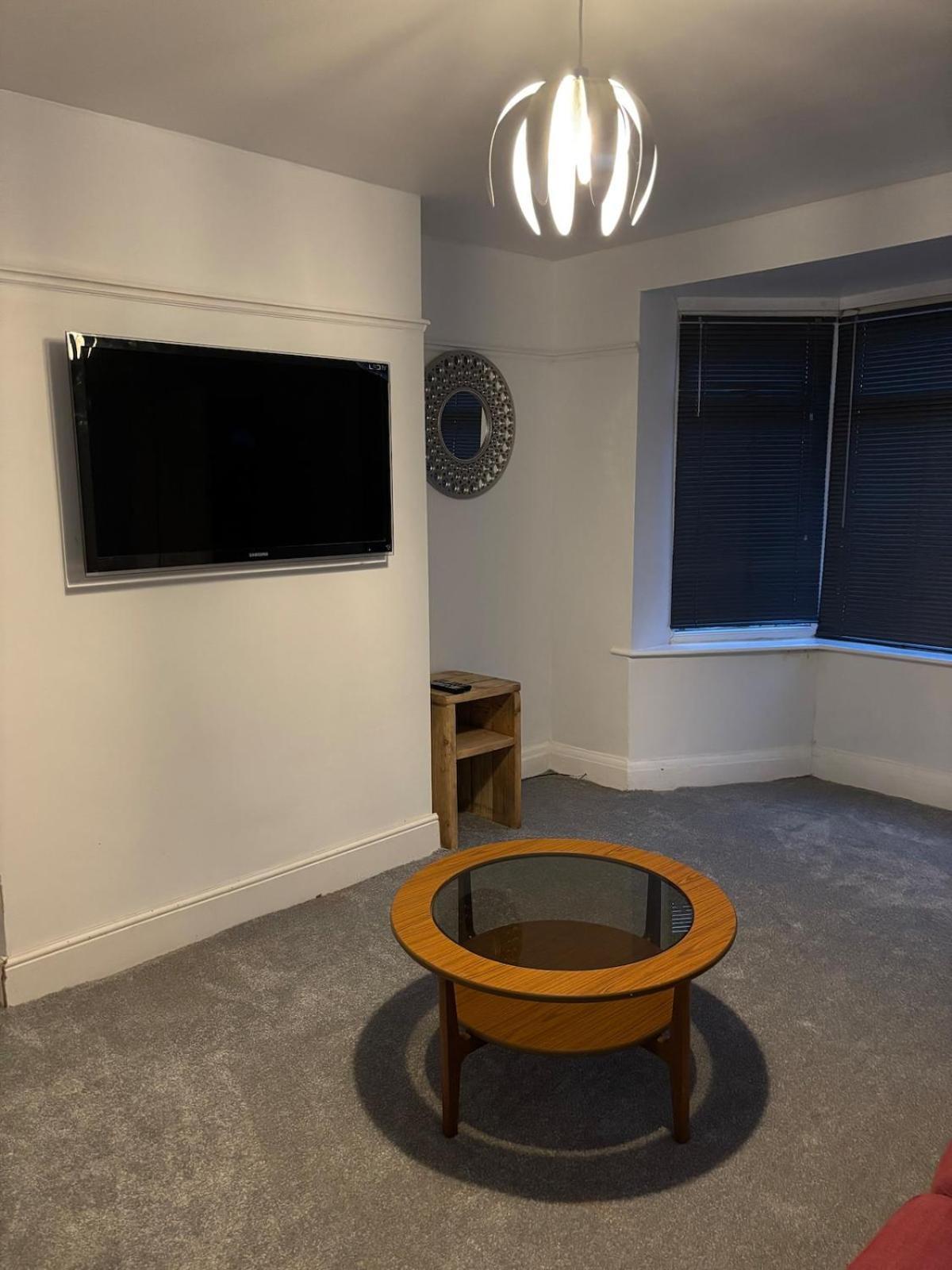 קינגסטון אפון הול Newly Refurbished Cozy Home מראה חיצוני תמונה